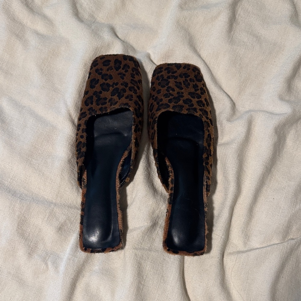 Velvet Cheetah Flat